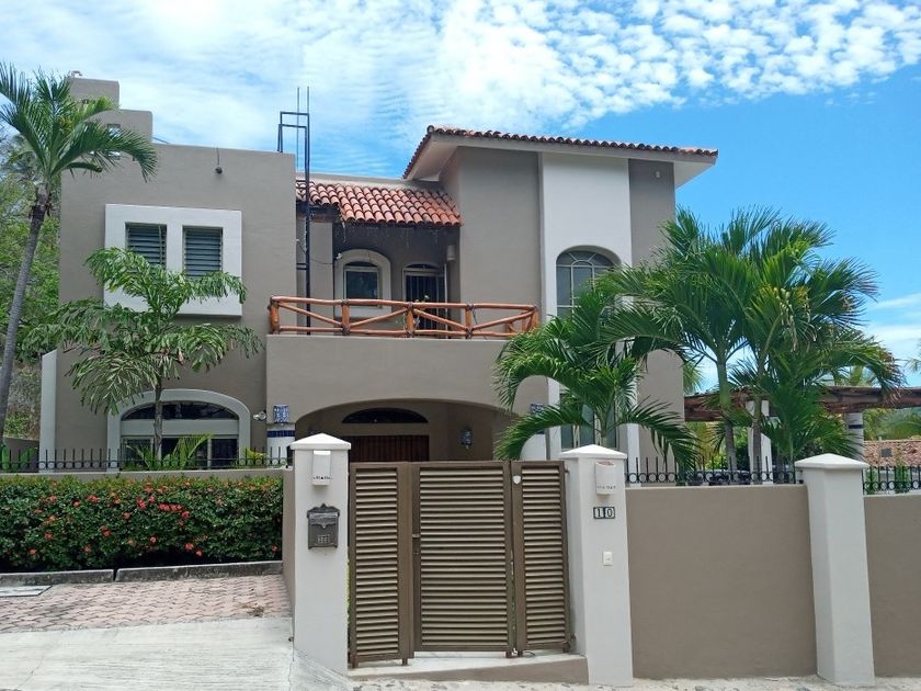 venta Casa en Colinas de Santiago, Manzanillo, Manzanillo (302985--371)-  