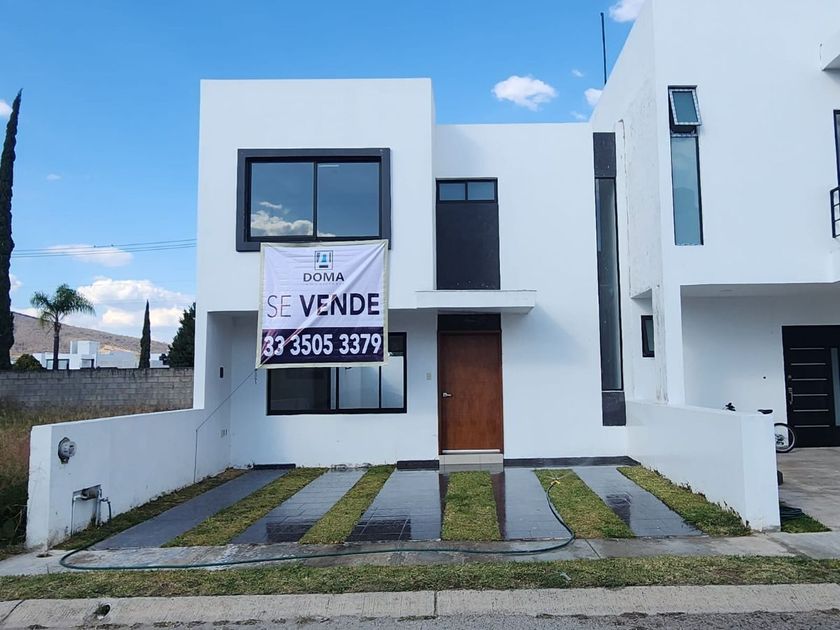 venta Casa en Santa Cruz Del Valle Tlajomulco de Z iga EB