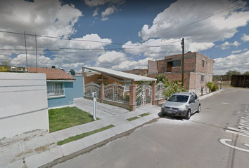 Casa en  Calle Mármol Brocatel, Sin Nombre, Lagos De Moreno, Jalisco, México
