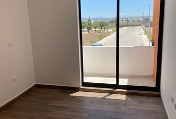 Casa en fraccionamiento en  Calle Lago Superior, Residencial Los Lagos, San Luis Potosí, 78422, Mex