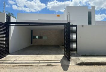 Casa en  Jardines De Mérida, Mérida, Yucatán