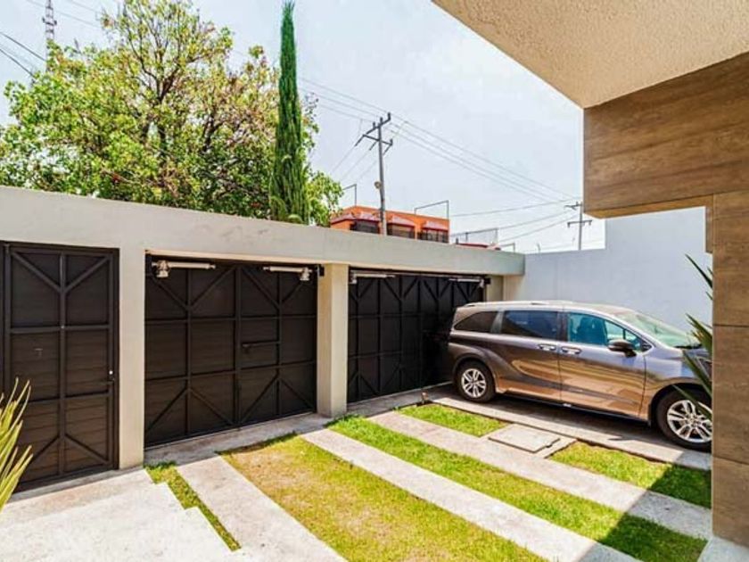 venta Casa en Bosque de los Remedios, Naucalpan de Juárez (TH-2207-62BF)-  