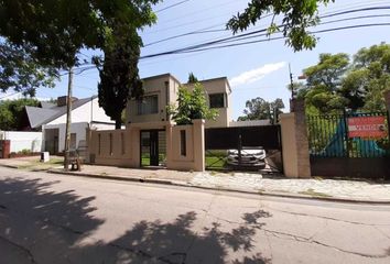 Casa en  Fray Mamerto Esquiú 173, Monte Grande, Esteban Echeverría, B1842, Buenos Aires, Arg