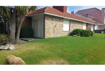 Casa en  Punta Mogotes, Mar Del Plata