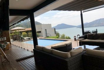 Casa en  Calle Rincón Del Lago, Avándaro, Valle De Bravo, México, 51200, Mex