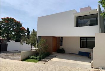 Casa en  Rancho Cortes, Cuernavaca, Morelos