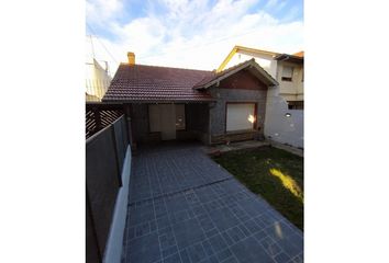 Casa en  Villa Primera, Mar Del Plata