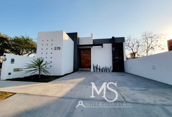 Casa en  Calle Gustavo Sainz, Fraccionamiento Rincón Del Colibrí, Colima, 28017, Mex