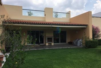 Casa en  Avenida Santa Catarina, Fraccionamiento Villas Del Mesón, Querétaro, 76226, Mex