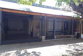 Casa en  Remedios De Escalada, Partido De Lanús