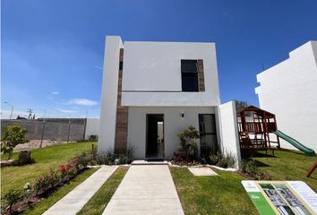 10 habitacionales en venta en Fraccionamiento Puesta del Sol, Aguascalientes  