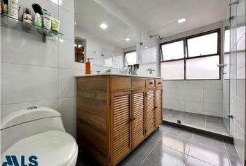 Apartamento en  Las Lomas, Medellín