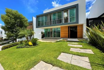 Casa en  Paseo Del Acantilado, Zapopan, Jalisco, 45019, Mex