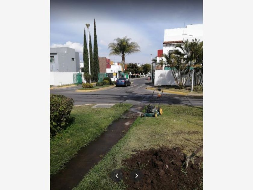 venta Casa en Tlajomulco Centro, Tlajomulco de Zúñiga (MX21-KV8845)-  