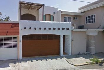 Casa en fraccionamiento en  Calle Álamo 105, Fraccionamiento Floresta, Veracruz, Veracruz De Ignacio De La Llave, 91940, Mex