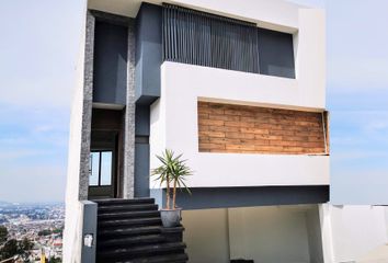 Casa en fraccionamiento en  Privada Lima, Villas Lomas Del Paraíso, Morelia, Michoacán De Ocampo, 58090, Mex