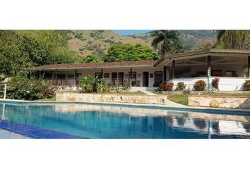 Villa-Quinta en  Titiribí, Antioquia