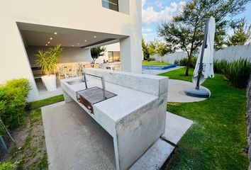 Casa en  Circuito Altos Juriquilla, Fraccionamiento Cumbres Del Lago, Querétaro, 76230, Mex