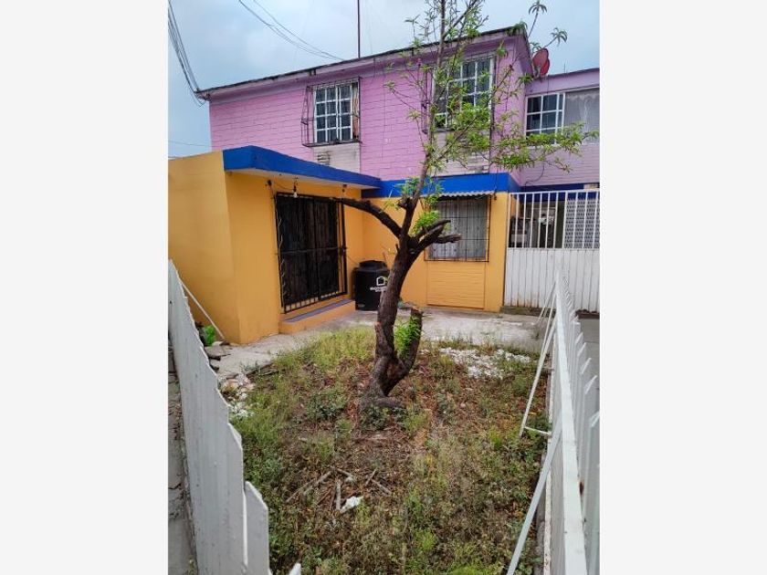 venta Casa en Ejercito de Oriente, Iztapalapa (MX22-ML7922)