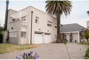 Casa en  Caisamar, Mar Del Plata