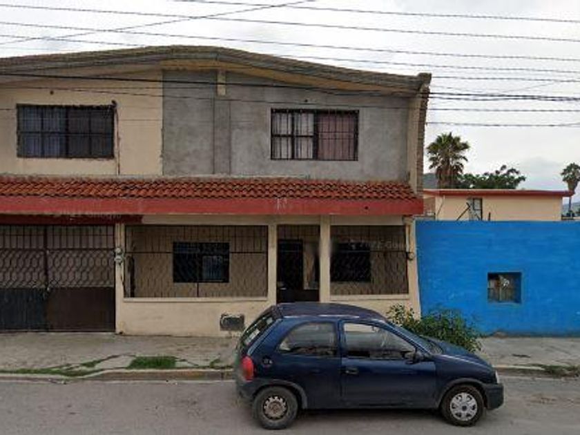 venta Casa en Latinoamericana, Saltillo, Saltillo, Coahuila (JPE31)-  