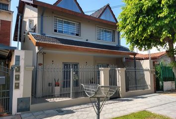 Casa en  Villa Luzuriaga, La Matanza