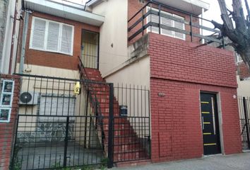 Casa en  Calle San Ramón 1181, Caseros, Tres De Febrero, B1682, Provincia De Buenos Aires, Arg