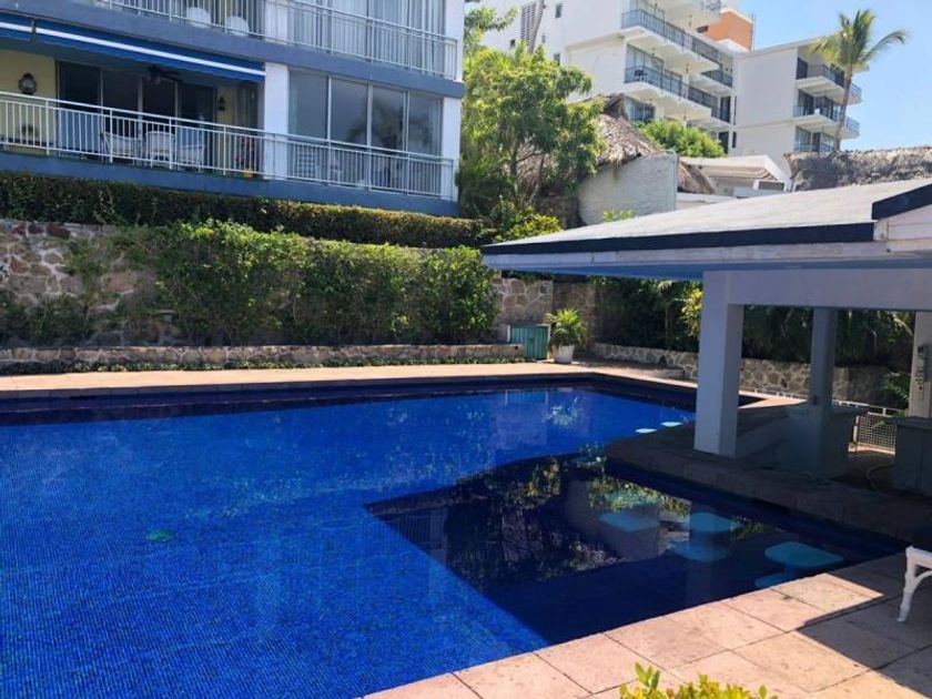 venta Casa en Club Deportivo, Acapulco de Juárez (MX22-NP1182)