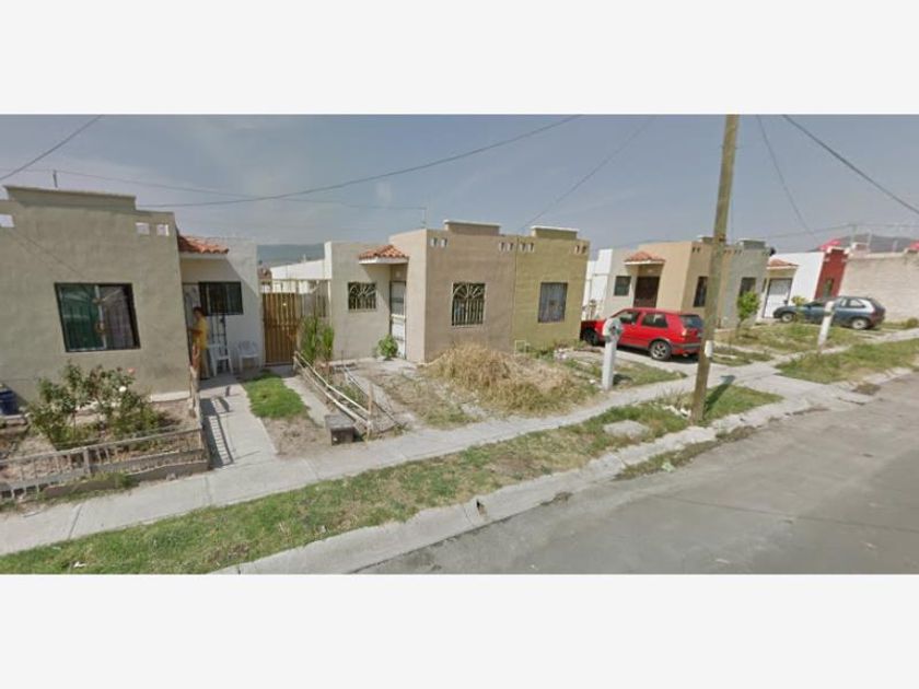 venta Casa en Tlajomulco Centro, Tlajomulco de Zúñiga (MX22-NT8339)-  