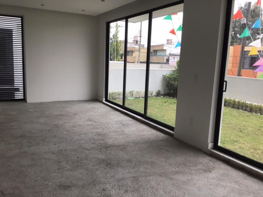 venta Casa en Lomas de Tecamachalco, Naucalpan de Juárez (EB-KR3698s)-  