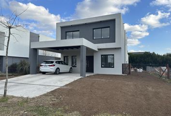 Casa en  Puertos Del Lago, Partido De Escobar