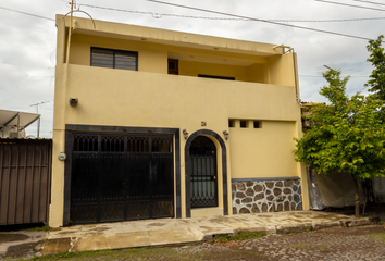 2 casas en renta en Lomas de Circunvalación, Colima 