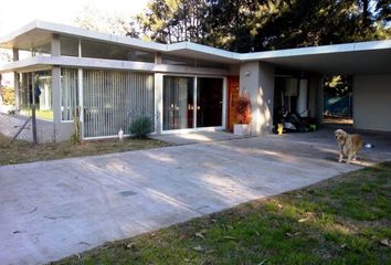 Casa en  Avenida Jorge Newbery, General Pueyrredón, B7603, Buenos Aires, Arg