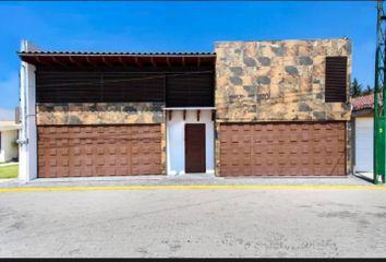Casa en fraccionamiento en  Calle Galileo, Rincones De La Calera, Puebla, 72520, Mex