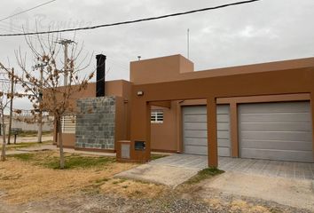 Casa en  General Roca, Río Negro