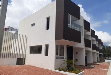 Casa en  Carcelén, Quito