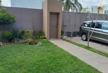 Casa en  Santa Cruz De Las Flores, Tlajomulco De Zúñiga