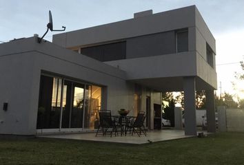 Casa en  Fisherton, Rosario