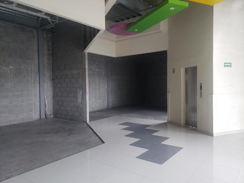 renta Local comercial en Ciudad Satélite, Naucalpan de Juárez (CLR053