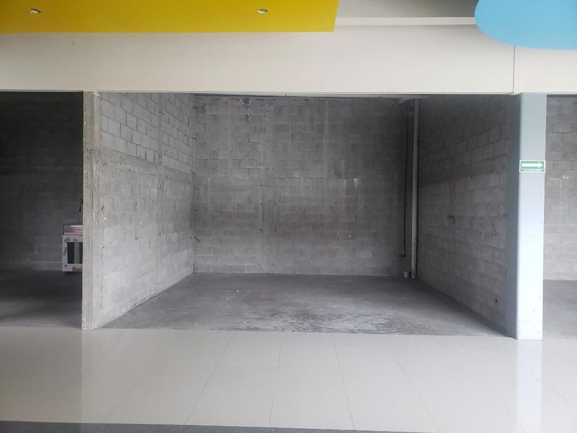renta Local comercial en Ciudad Satélite, Naucalpan de Juárez (CLR053