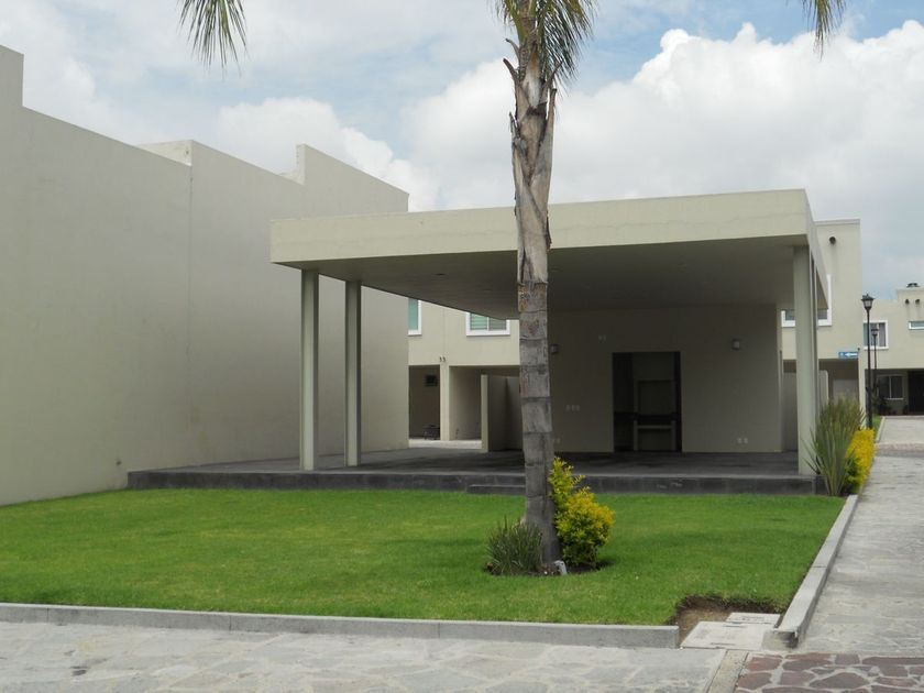 renta Casa en condominio en Santa Ana Tepetitlán, Zapopan, Jalisco  (EB-MK8151r)