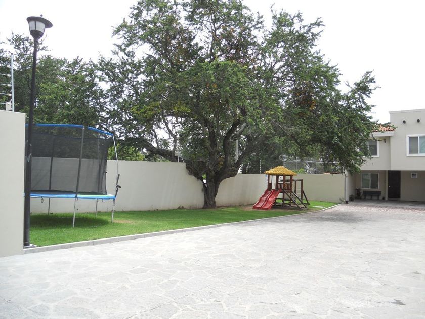 renta Casa en condominio en Santa Ana Tepetitlán, Zapopan, Jalisco  (EB-MK8151r)