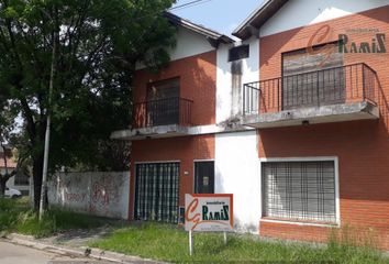 Casa en  Castelar, Partido De Morón