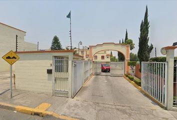 Casa en  Calle Robert Koch 4, Fracc Granjas San Cristóbal, Coacalco De Berriozábal, México, 55726, Mex