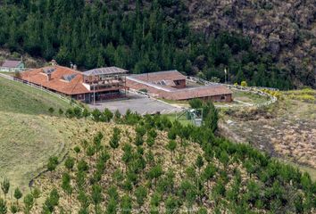 Terreno Comercial en  Pintag, Ecuador