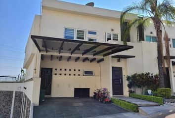 Casa en condominio en  Calle Tingüindín, Lázaro Cárdenas, Cuernavaca, Morelos, 62080, Mex