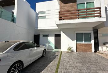 Casa en  Boulevard Clemente Vizcarra, Fraccionamiento Valle Alto, Culiacán, Sinaloa, 80050, Mex