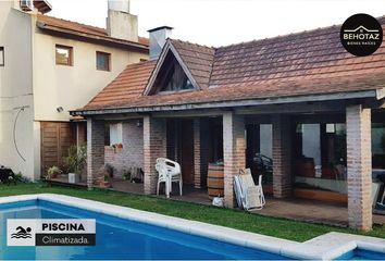 Casa en  Ortega Y Gasset 2649, Mar Del Plata, Provincia De Buenos Aires, Argentina