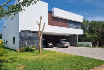 Casa en  Yucatan Country Club, Mérida, Yucatán, Mex