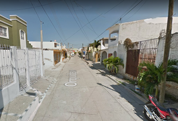 Casa en  Boulevard Anaxágoras, Fraccionamiento Jacarandas, Mazatlán, Sinaloa, 82157, Mex